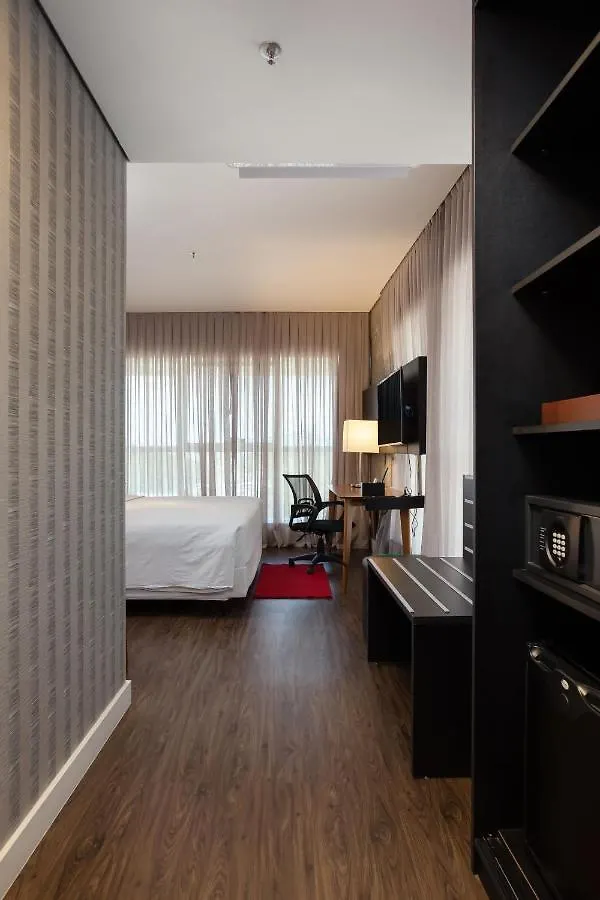 מלון Itajaí Hilton Garden Inn Praia Brava