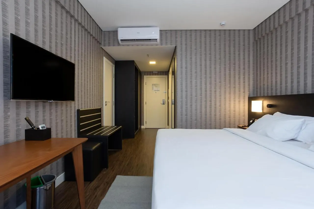 Hilton Garden Inn Itajaí Praia Brava 4*,