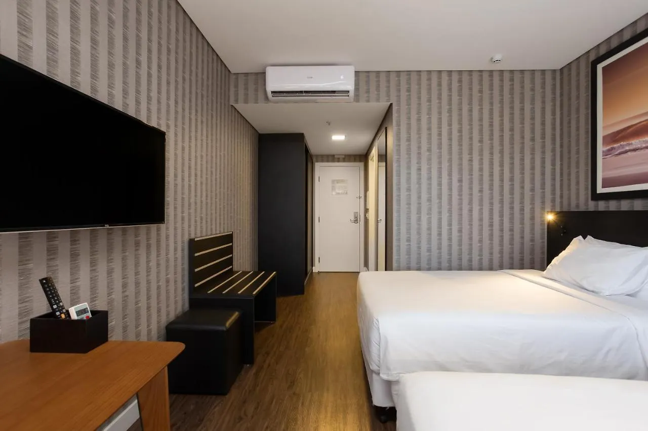Itajaí Hilton Garden Inn Praia Brava מלון