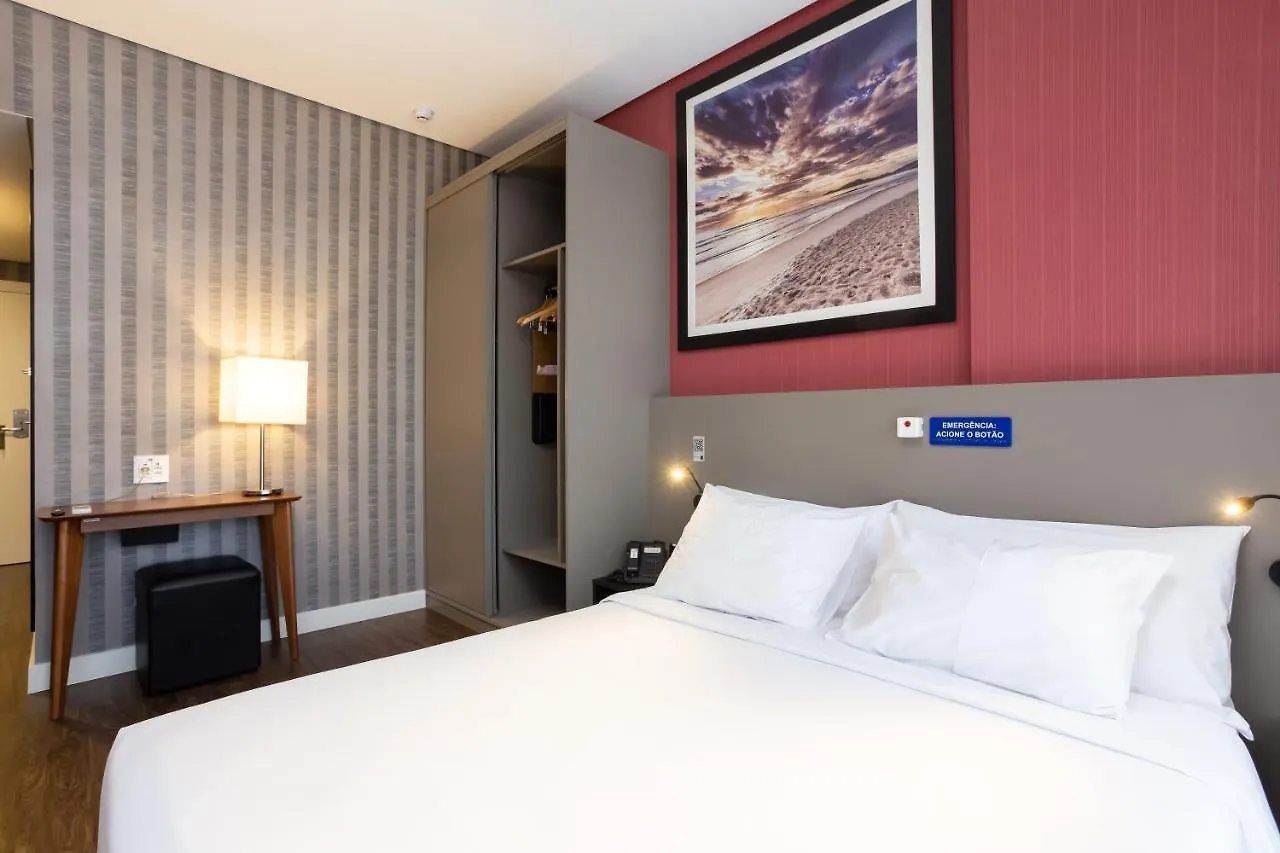 מלון Itajaí Hilton Garden Inn Praia Brava